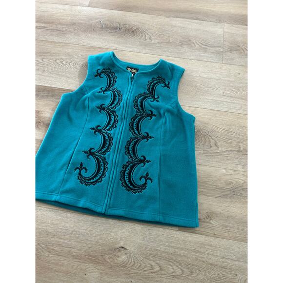 BOB MACKIE | SWEATER VEST - Picture 2 of 5